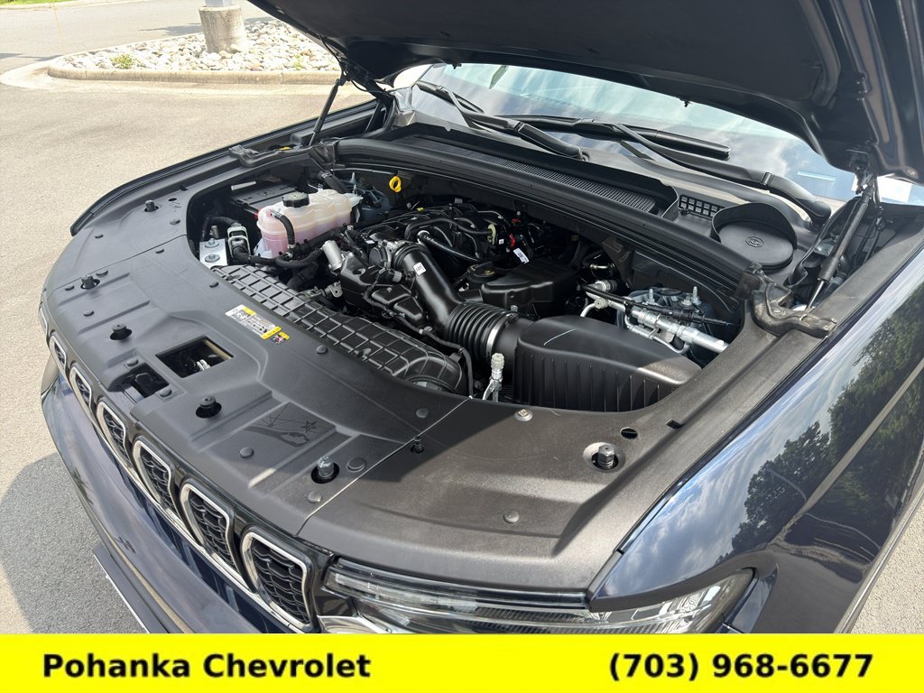 Used 2024 Jeep Grand Cherokee L Limited AWD/4WD image 36