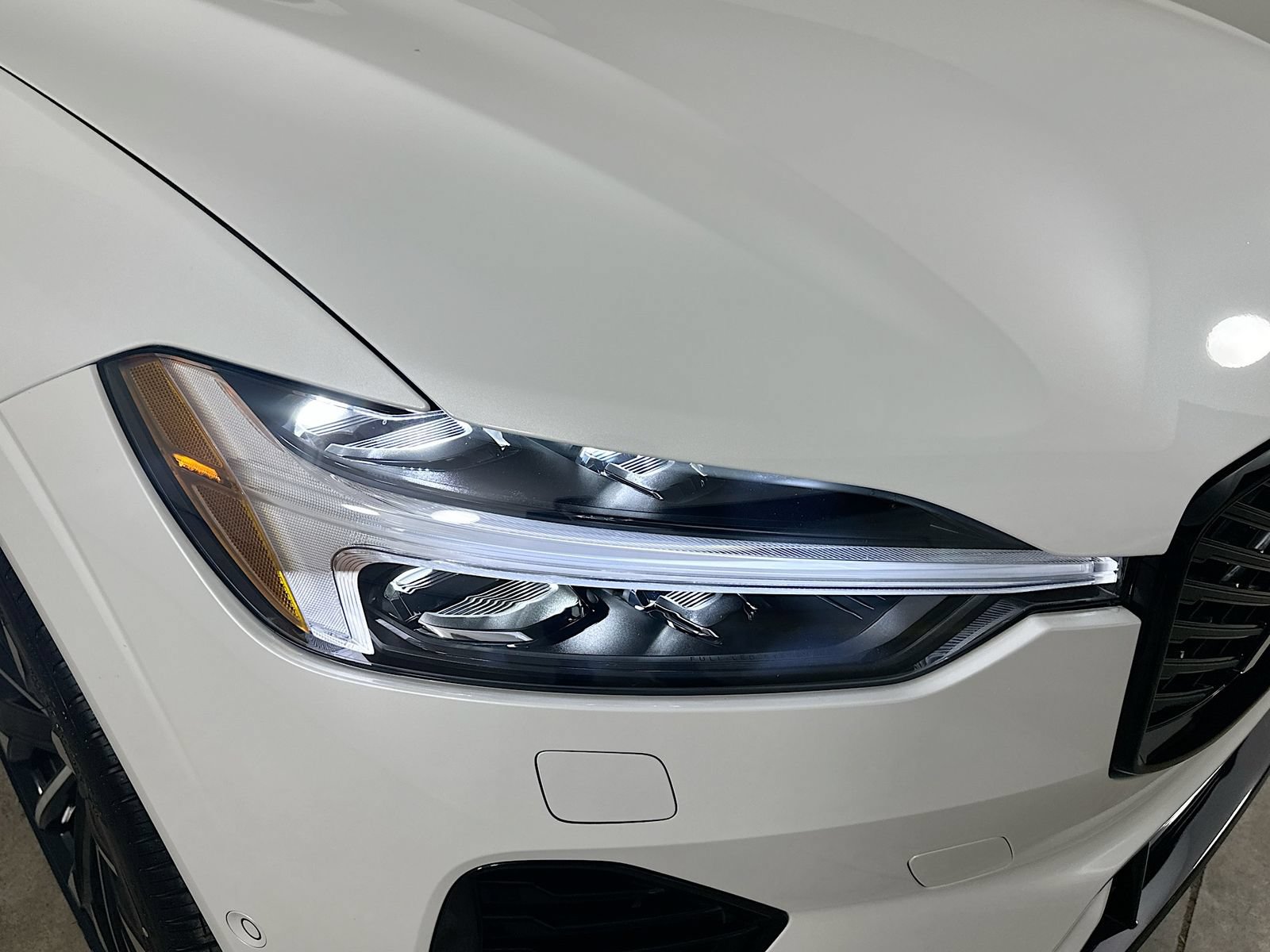 New 2026 Volvo XC60 T8 Ultra w/ Protection Package Premier AWD/4WD image 9