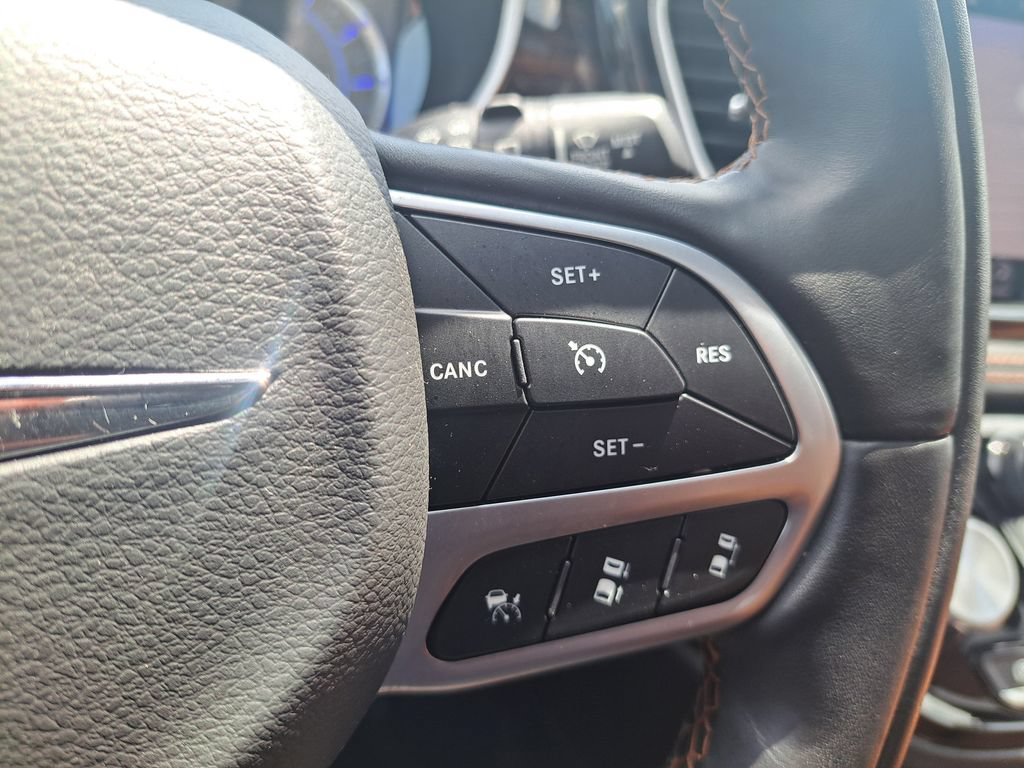 Certified 2022 Chrysler Pacifica Pinnacle FWD image 23
