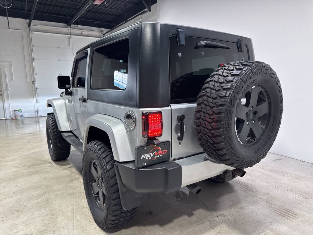 Used 2008 Jeep Wrangler Sahara w/ Dual Top Group AWD/4WD image 5