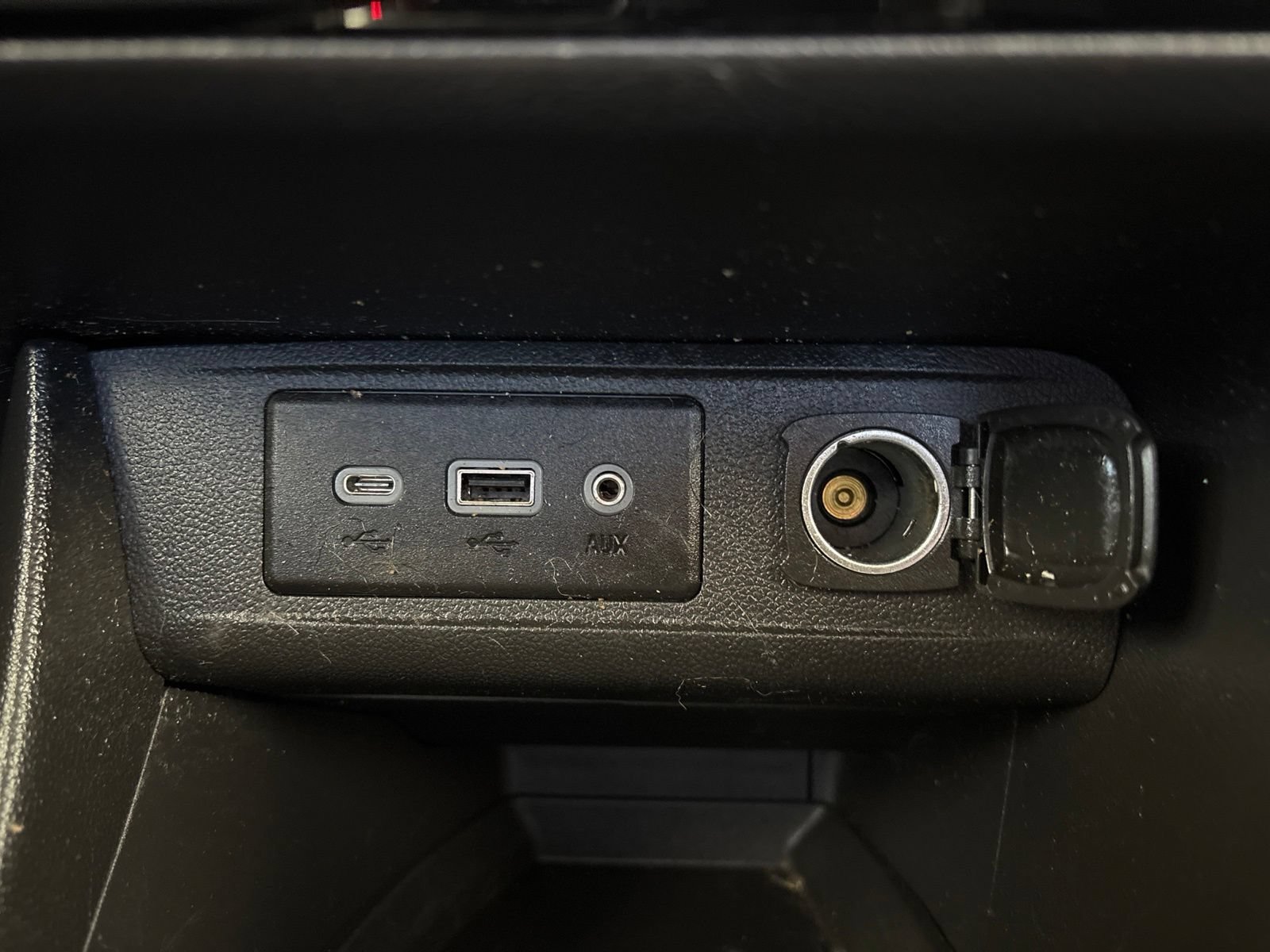 Used 2022 Buick Encore GX Preferred w/ Cold Weather Comfort Package FWD image 23