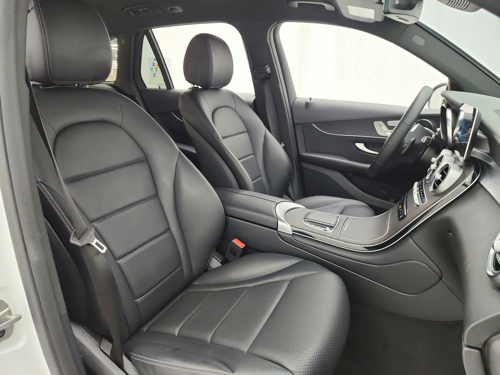 Certified 2022 Mercedes-Benz GLC 300 image 24