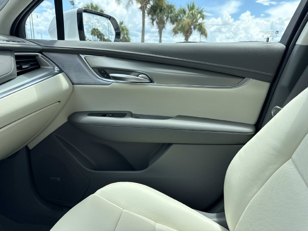 New 2026 Cadillac XT5 Premium Luxury w/ LPO, ONYX Package FWD image 22