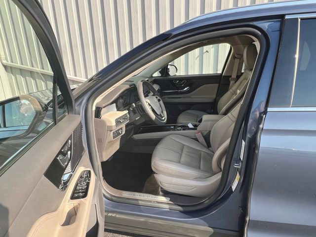 Used 2022 Lincoln Corsair AWD w/ Premium Package image 12