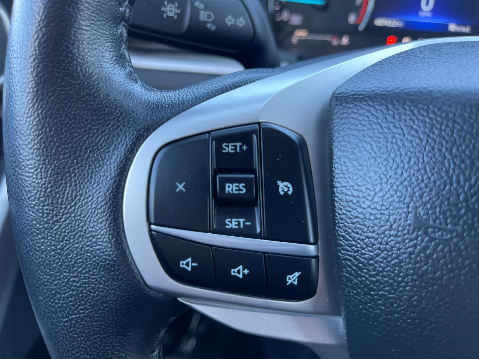 Used 2023 Ford Explorer XLT w/ Equipment Group 202A image 29