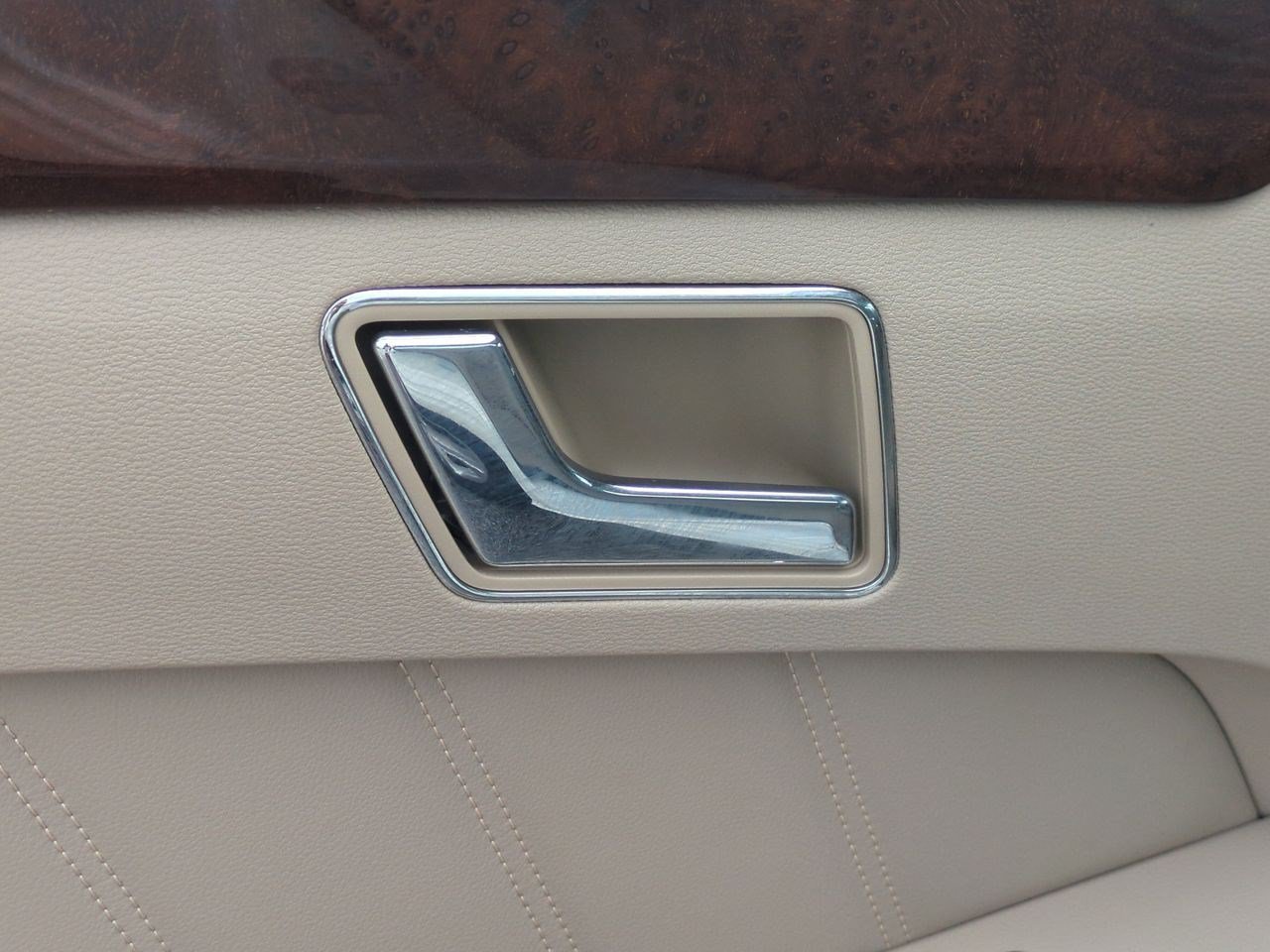 Used 2010 Mercedes-Benz E 350 Sedan image 29