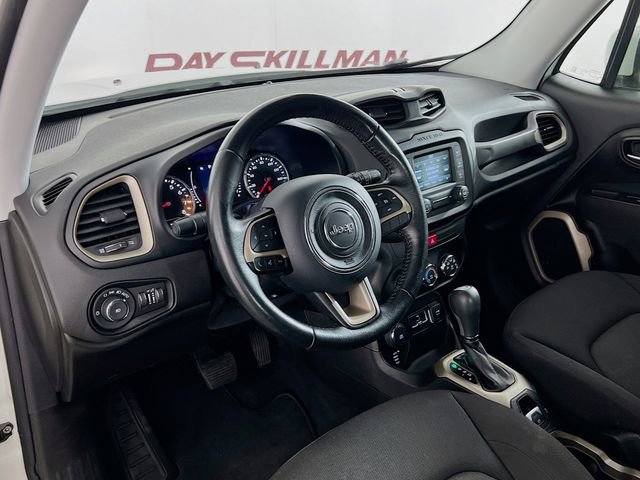 Used 2016 Jeep Renegade Latitude image 30