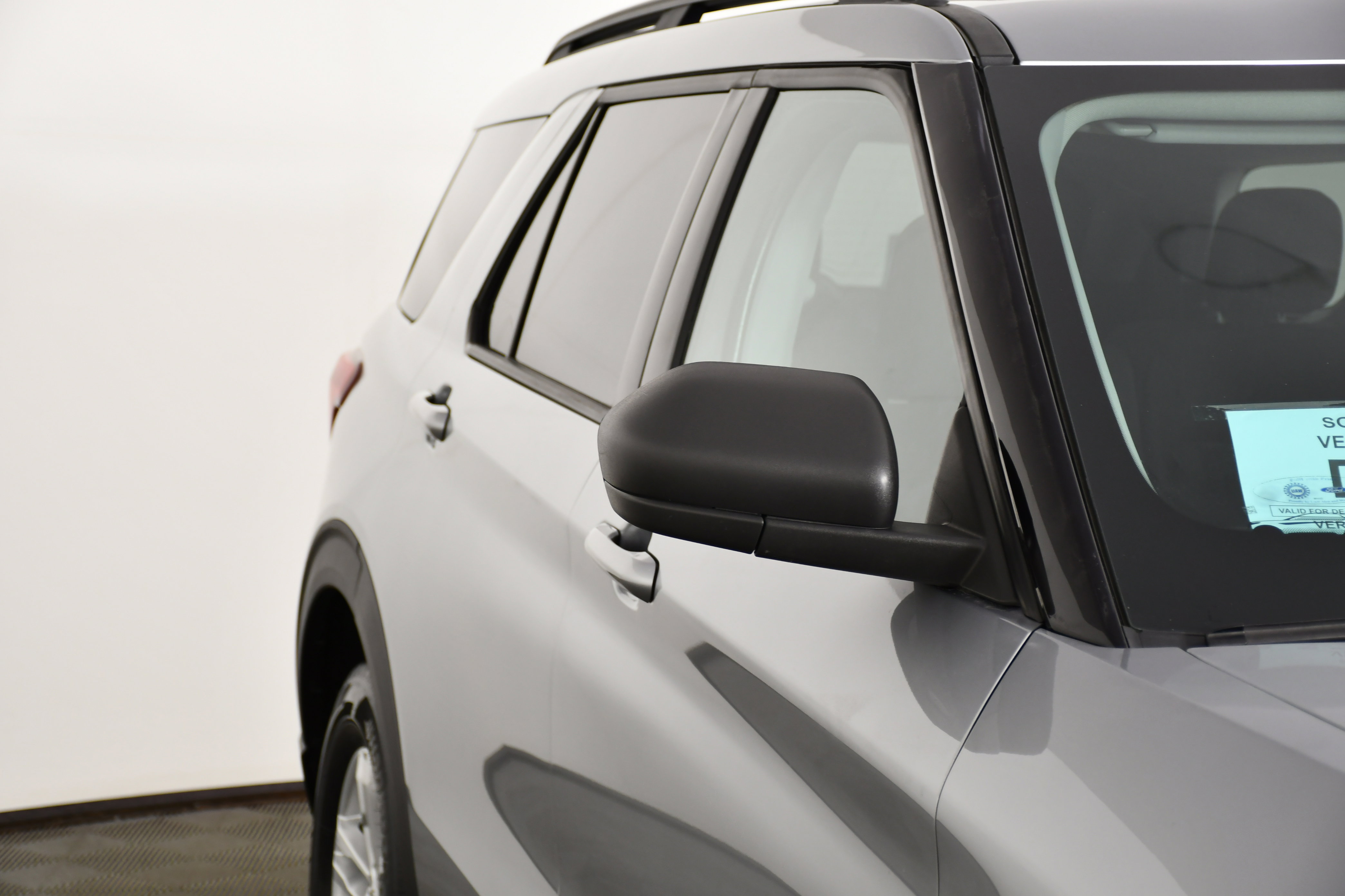 Used 2023 Ford Explorer XLT image 14