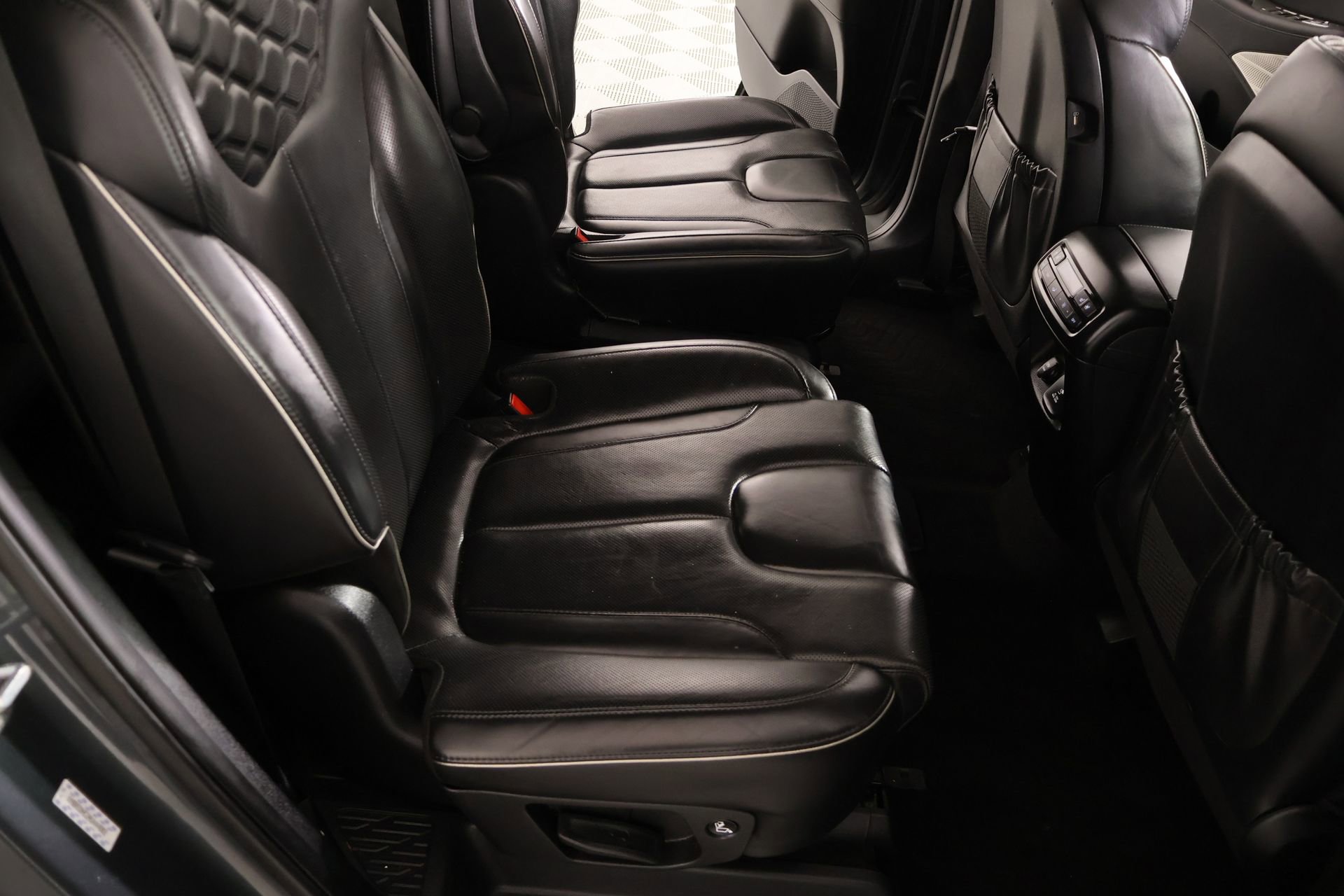 Used 2022 Hyundai Palisade Limited image 16