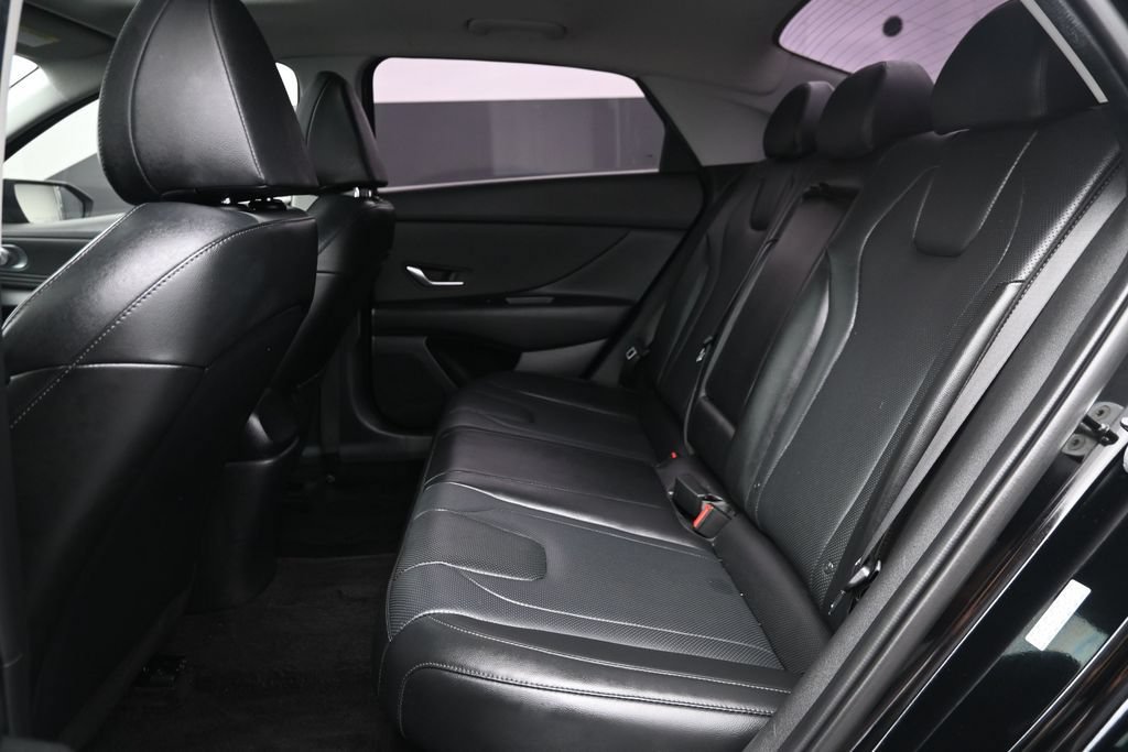 Used 2023 Hyundai Elantra Limited w/ Cargo Package FWD image 12
