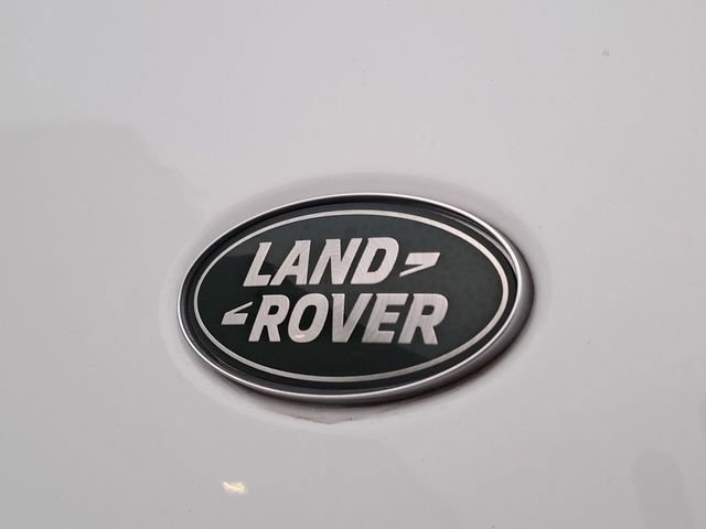 Used 2024 Land Rover Discovery Metropolitan Edition image 10