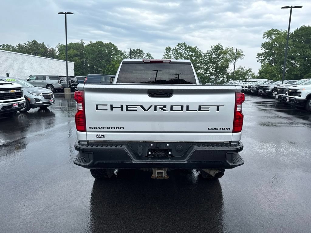 Used 2022 Chevrolet Silverado 2500 Custom w/ Custom Convenience Package AWD/4WD image 5