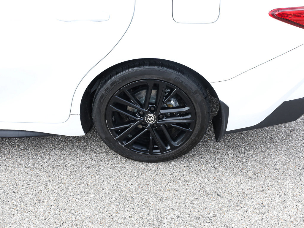 Used 2025 Toyota Camry SE image 3