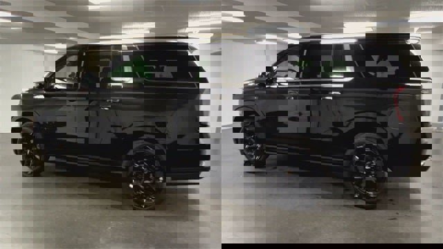 Certified 2025 Chevrolet Suburban High Country image 42