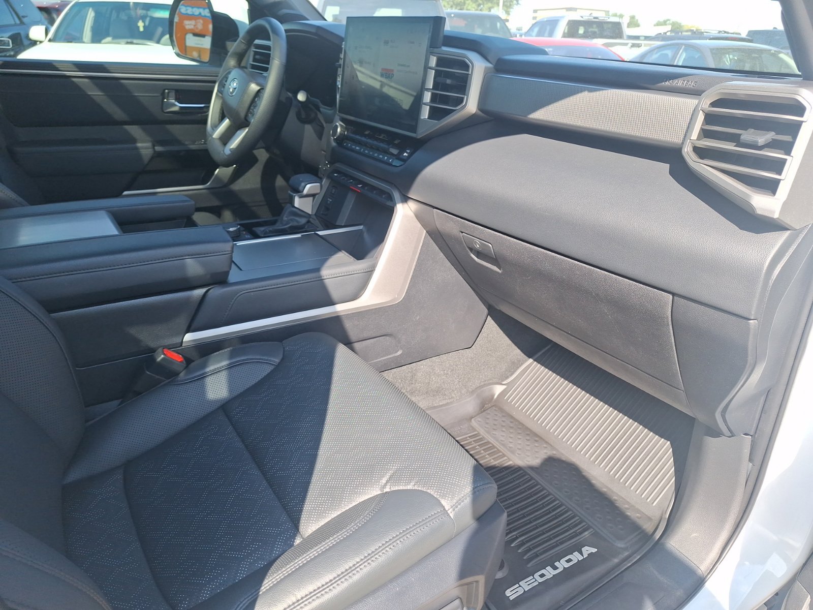 Used 2025 Toyota Sequoia Limited AWD/4WD image 31