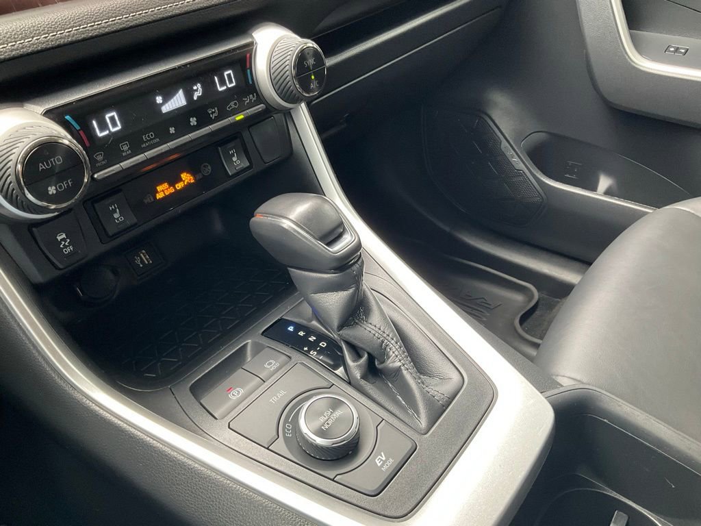 Used 2024 Toyota RAV4 XLE Premium image 65