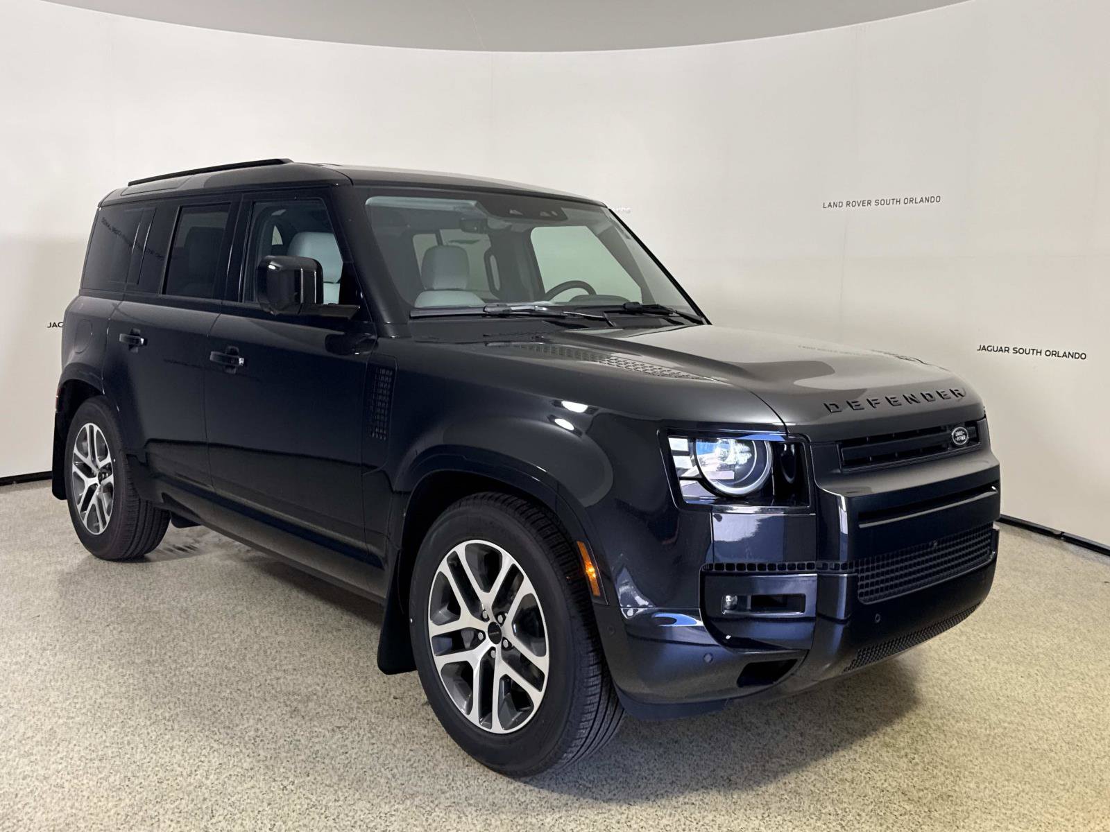 New 2026 Land Rover Defender 110 X-Dynamic SE AWD/4WD image 7