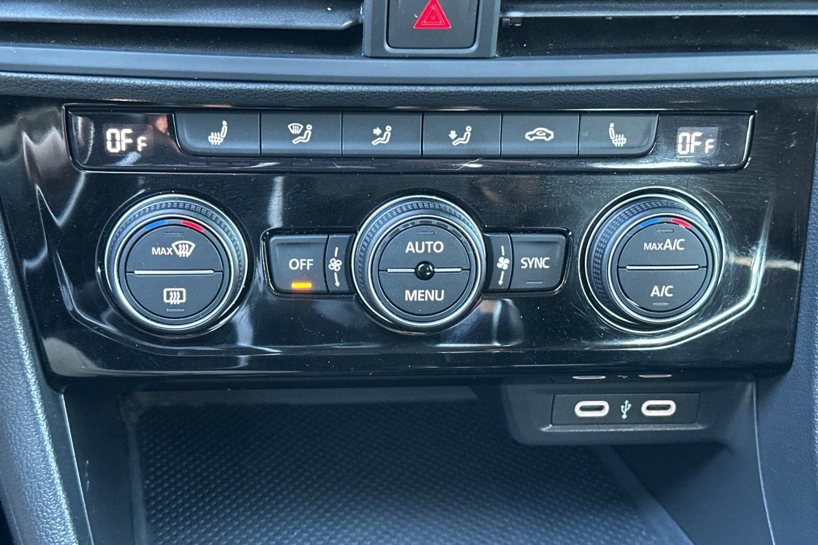 Used 2024 Volkswagen Jetta SE image 20