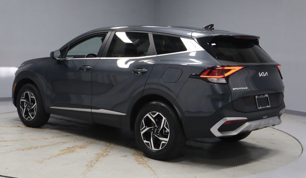 Used 2025 Kia Sportage LX image 9