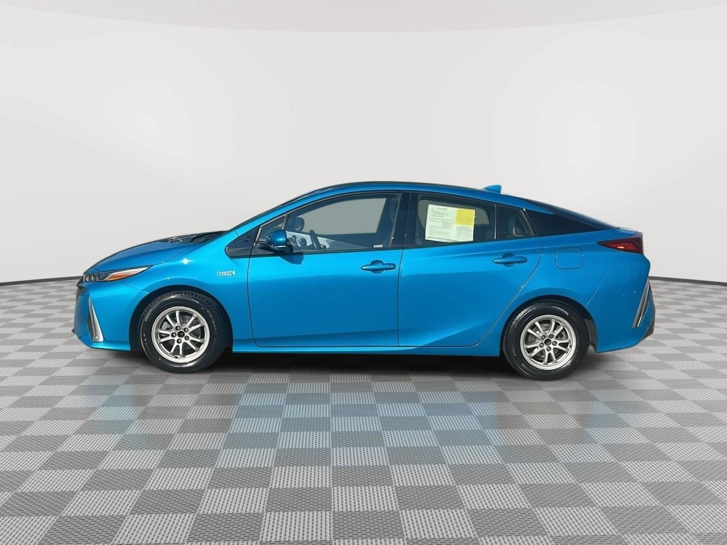 Used 2017 Toyota Prius Prime Premium FWD image 9