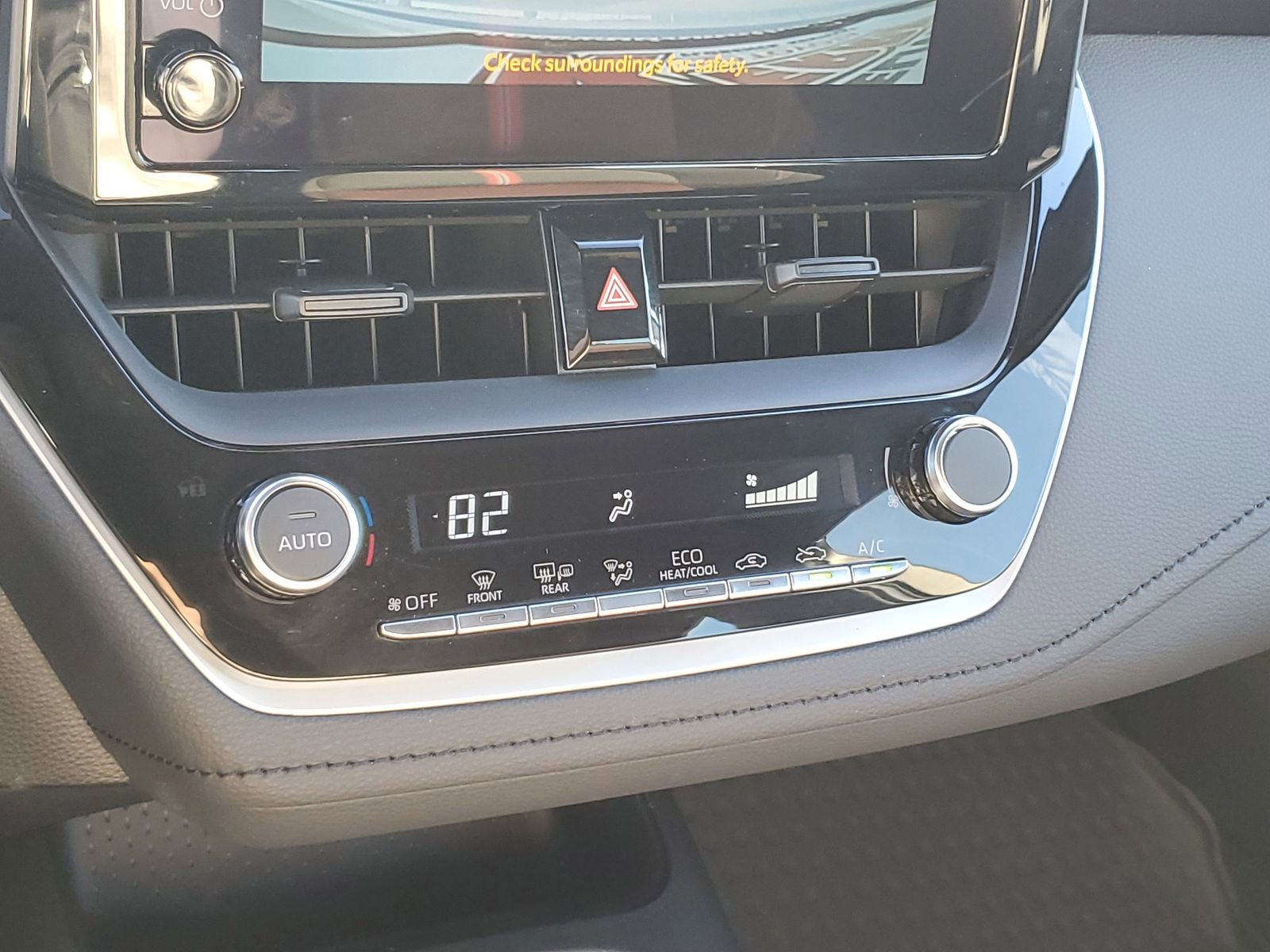 Certified 2025 Toyota Corolla SE image 27