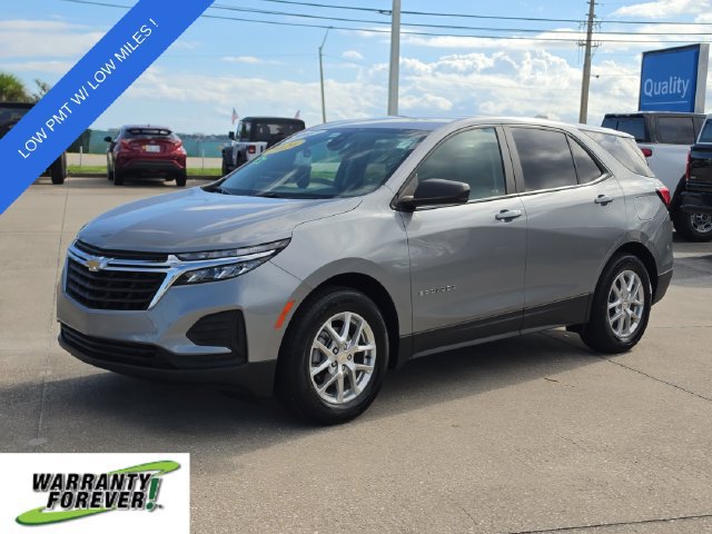 Used 2024 Chevrolet Equinox LS w/ LS Convenience Package FWD image 2