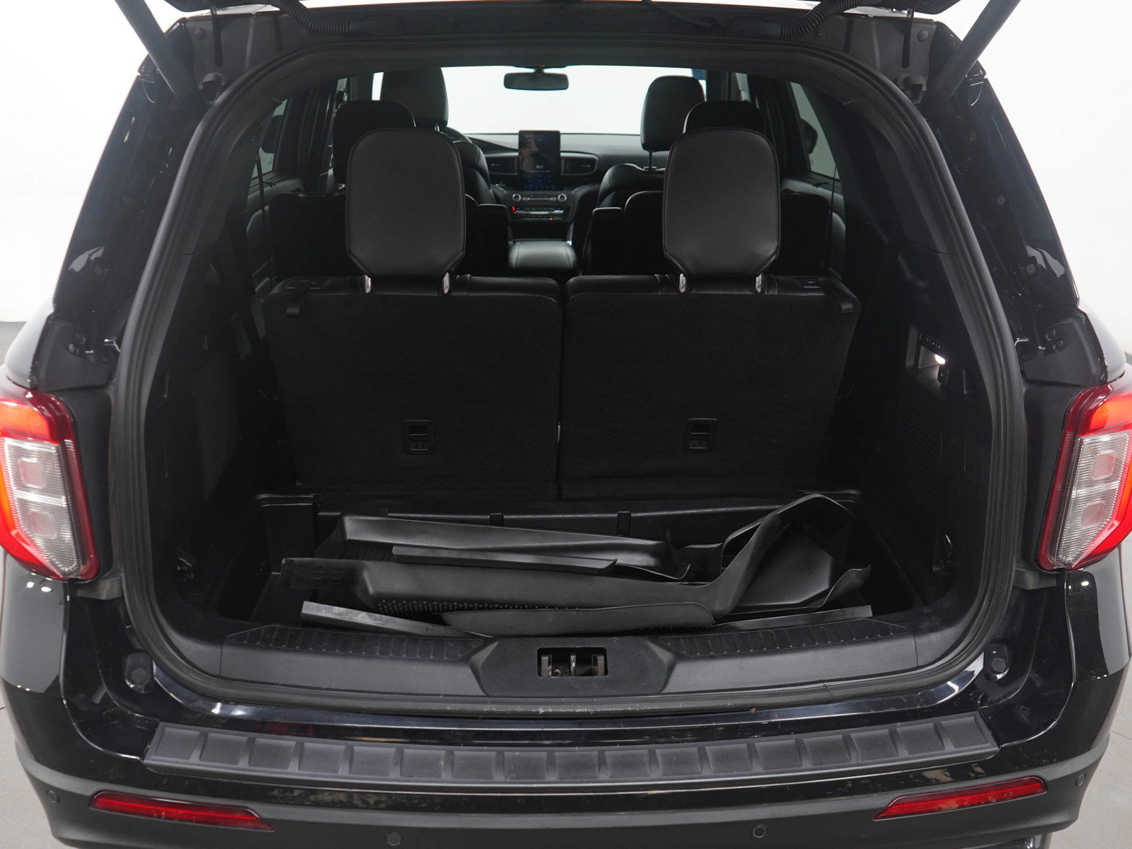 Used 2020 Ford Explorer ST w/ Premium Technology Package image 19