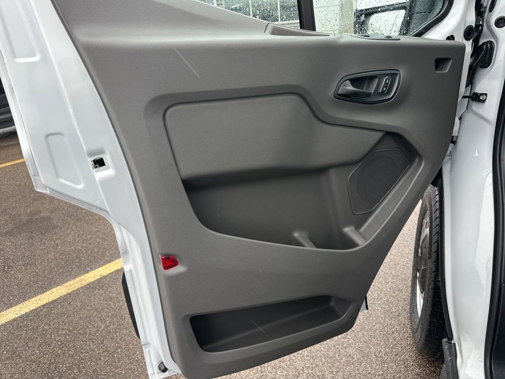 New 2026 Ford Transit 250 148 Medium Roof image 18