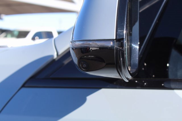 Used 2024 BMW X6 xDrive40i w/ Premium Package image 16