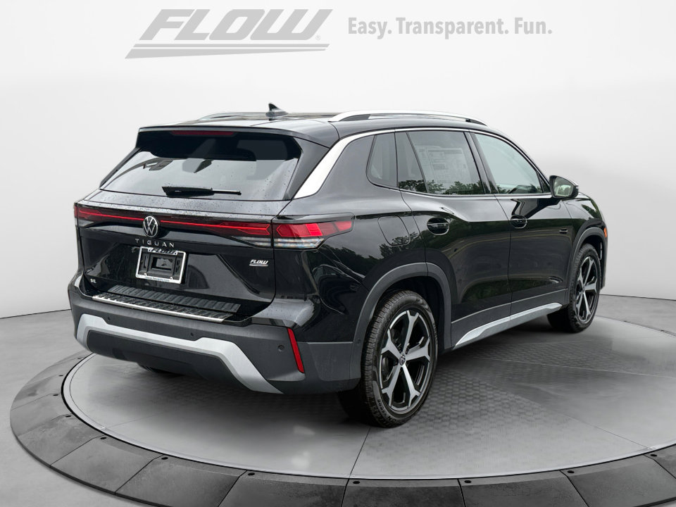 New 2026 Volkswagen Tiguan SE FWD image 7