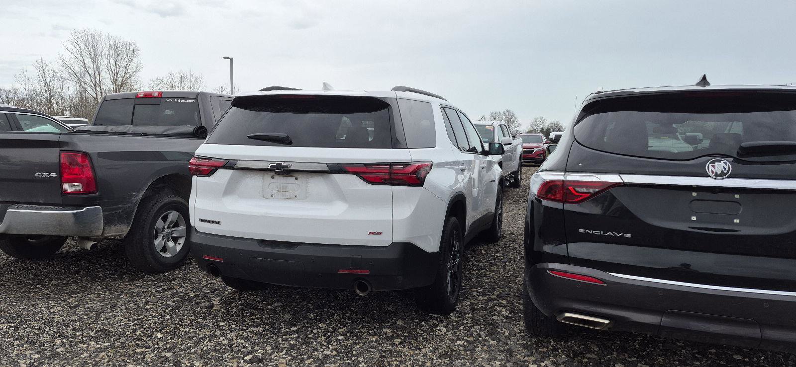 Used 2022 Chevrolet Traverse RS image 3