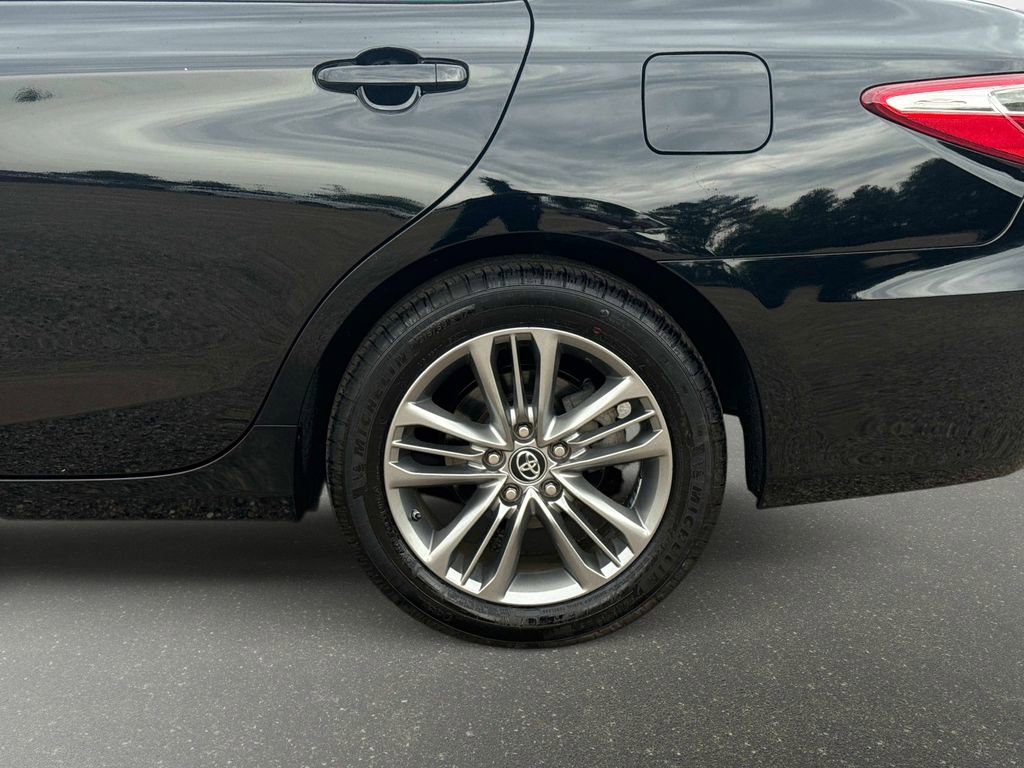 Used 2017 Toyota Camry SE FWD image 10