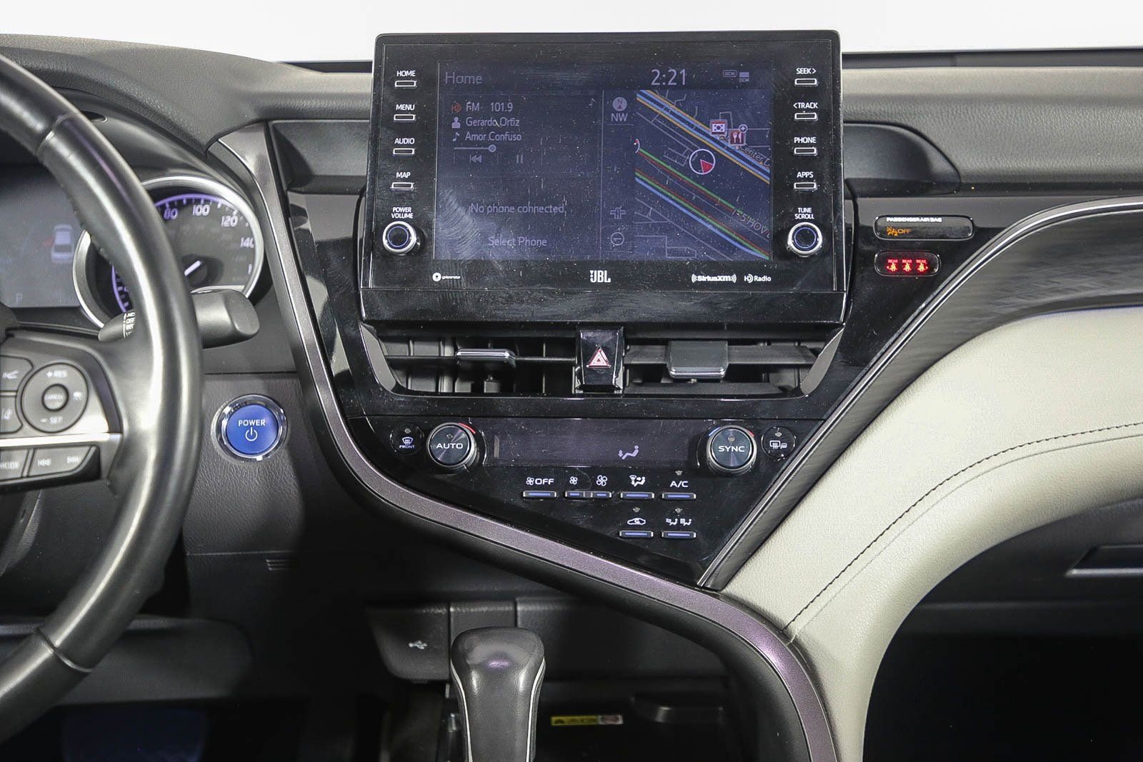 Used 2024 Toyota Camry XLE image 13