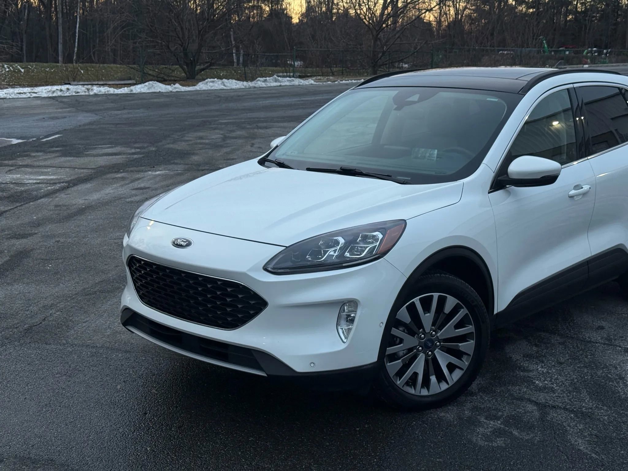 Used 2020 Ford Escape Titanium image 2