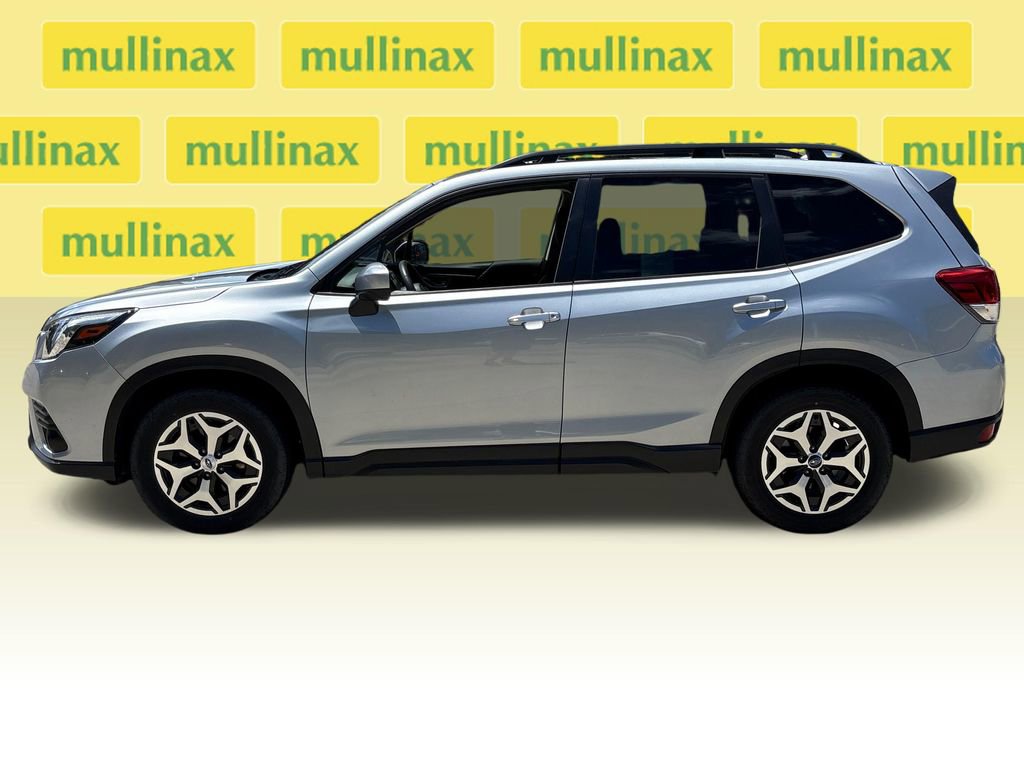Used 2023 Subaru Forester Premium AWD/4WD image 10