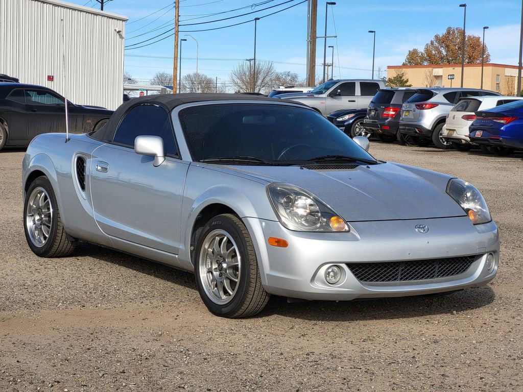 Used 2005 Toyota MR2 image 3