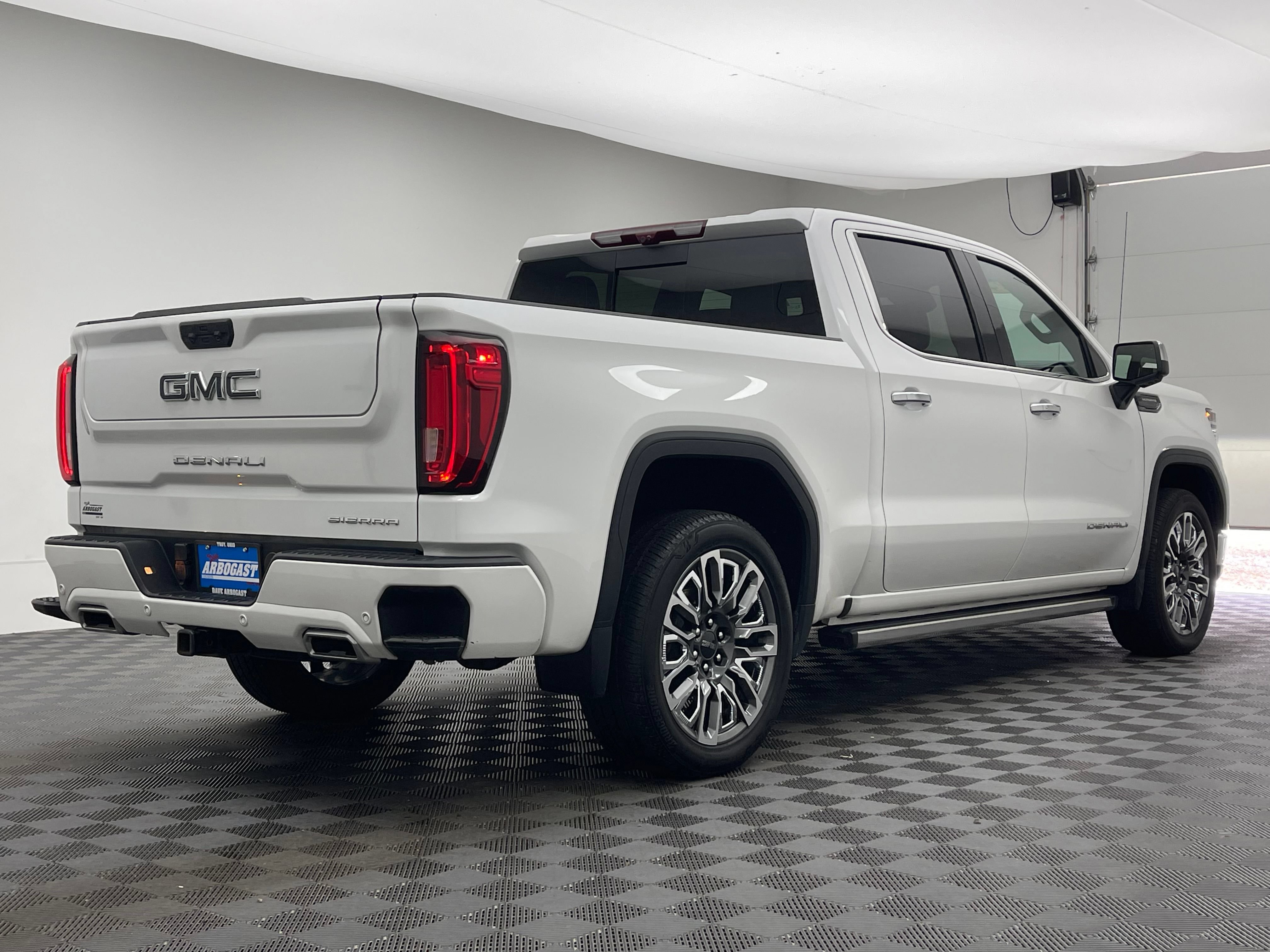 Used 2024 GMC Sierra 1500 Denali Ultimate AWD/4WD image 10