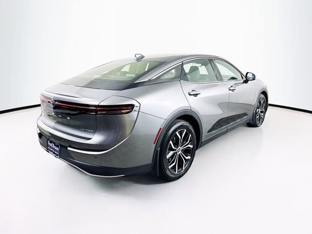 Used 2024 Toyota Crown Limited image 8