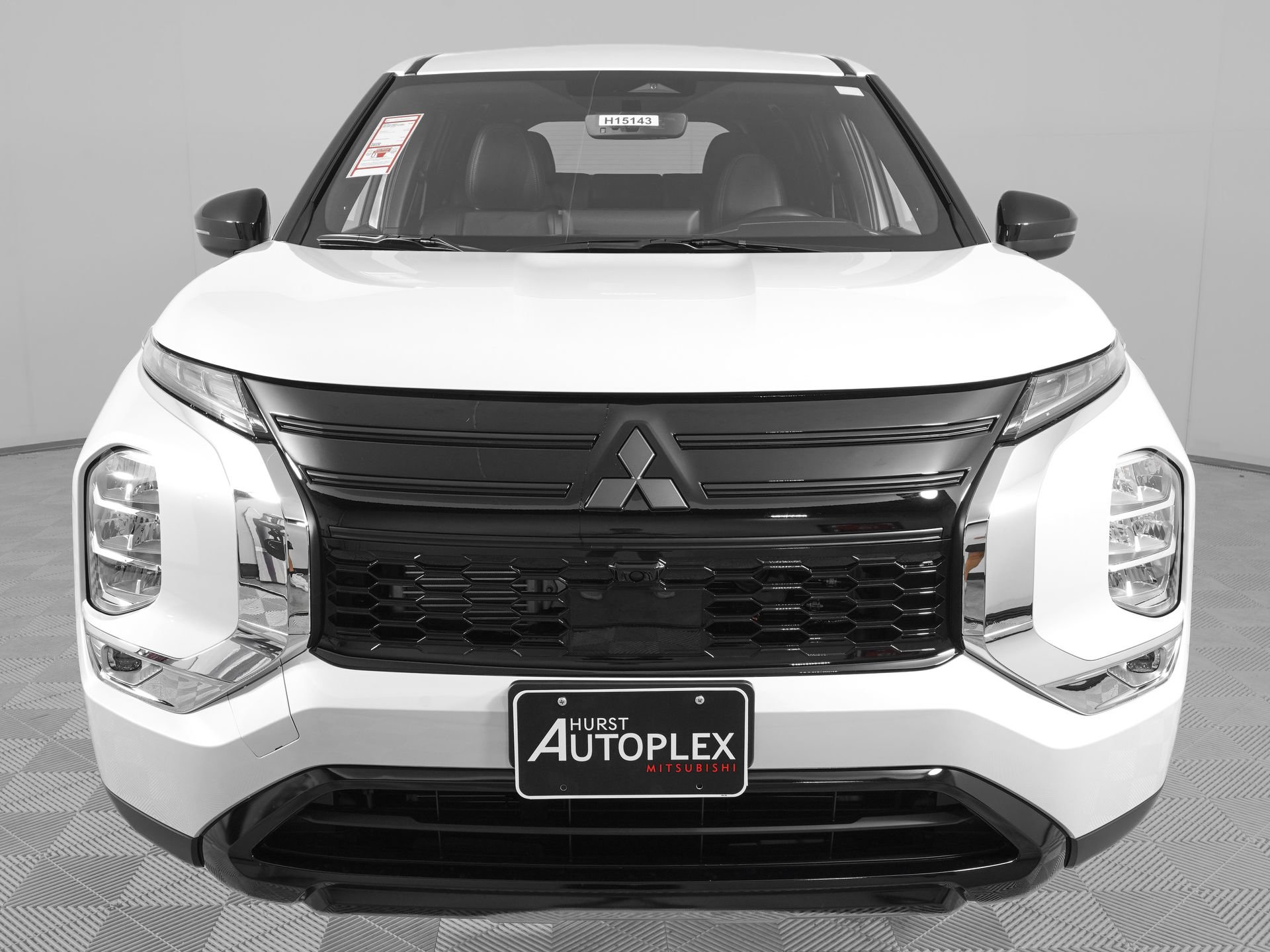New 2026 Mitsubishi Outlander LE FWD image 3