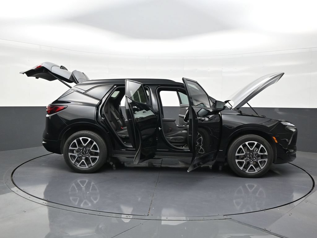 Used 2023 Chevrolet Blazer RS w/ Enhanced Convenience Package FWD image 29