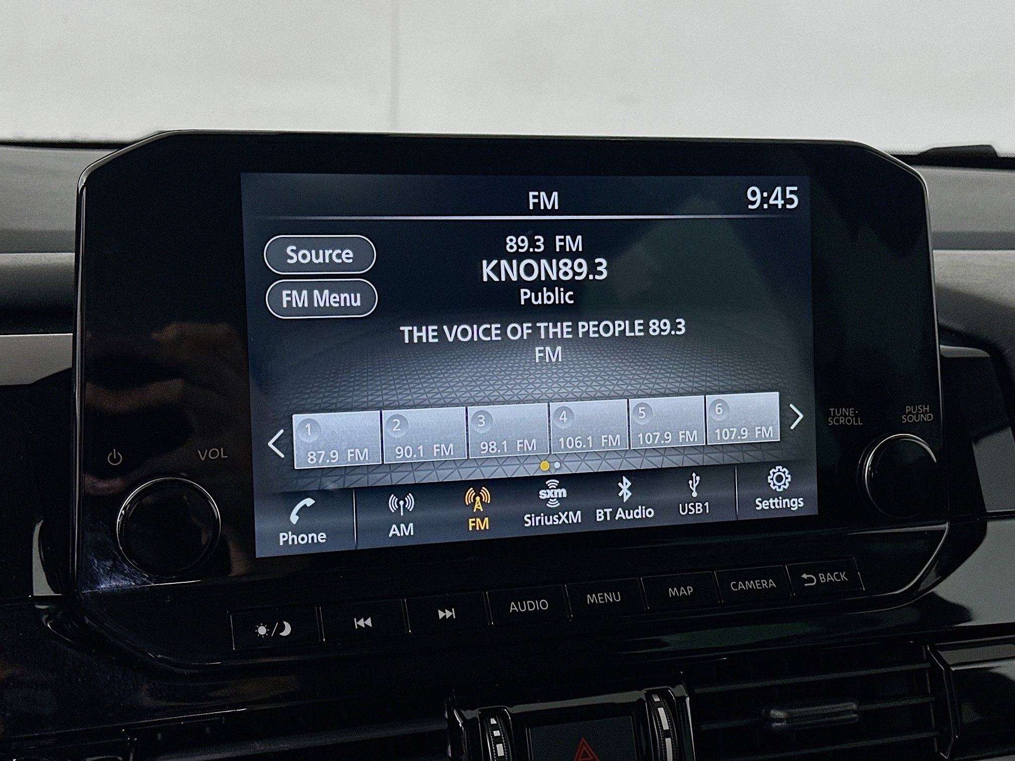 Used 2023 Nissan Pathfinder SL w/ Black Appearance Package image 21