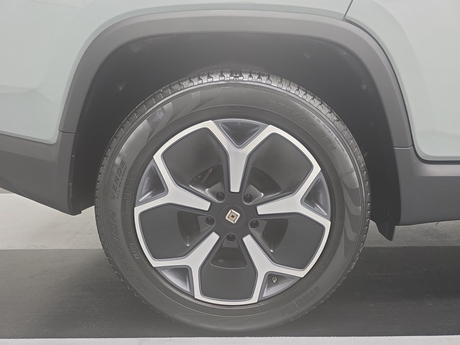 Used 2022 Rivian R1T Adventure AWD/4WD image 12