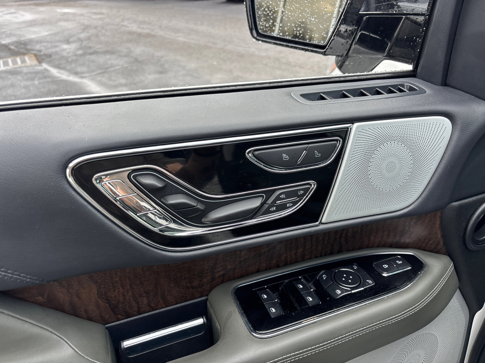 Certified 2023 Lincoln Navigator Black Label image 12