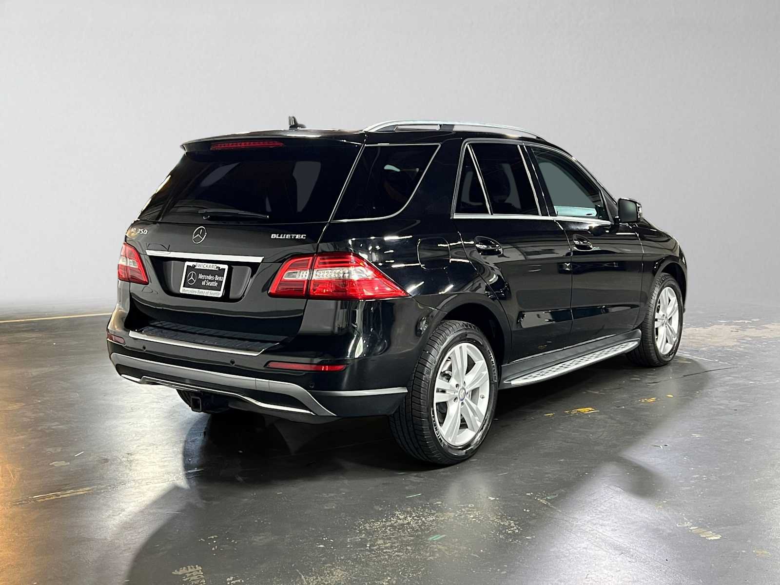 Used 2013 Mercedes-Benz ML 350 BlueTEC 4MATIC image 3