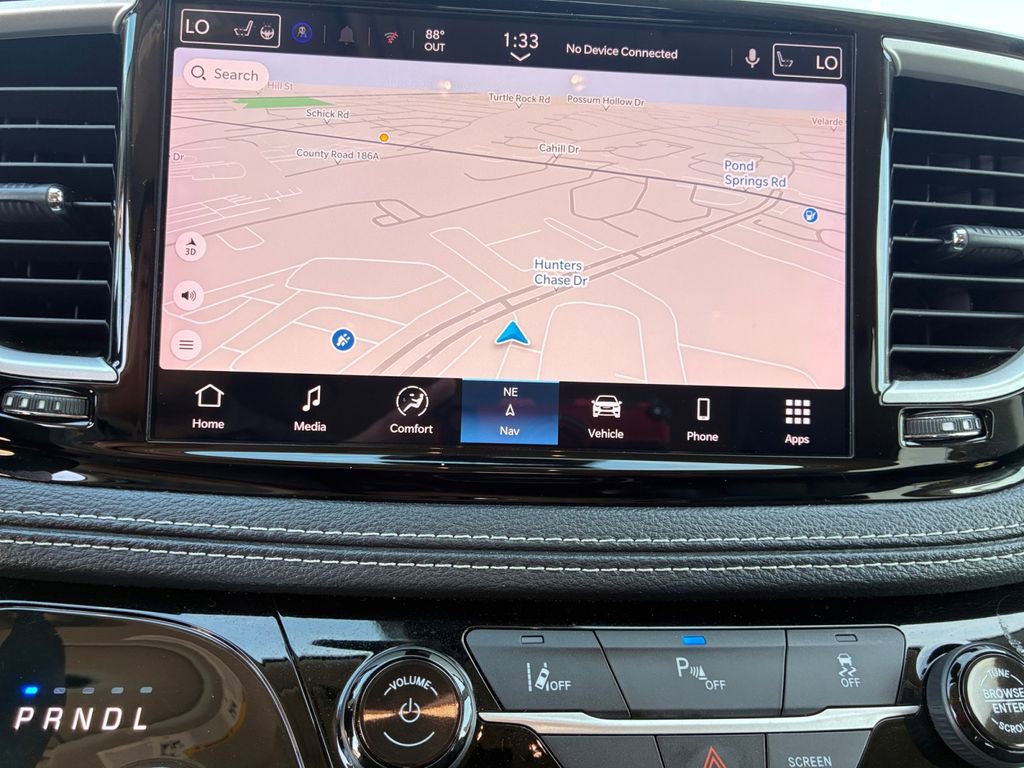 Used 2024 Chrysler Pacifica Select image 8