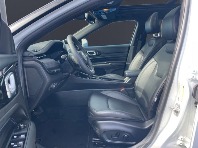 Used 2025 Jeep Compass Limited w/ High Altitude Package image 9