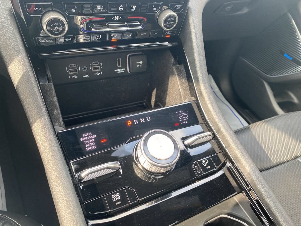 Used 2022 Jeep Grand Cherokee Overland AWD/4WD image 26