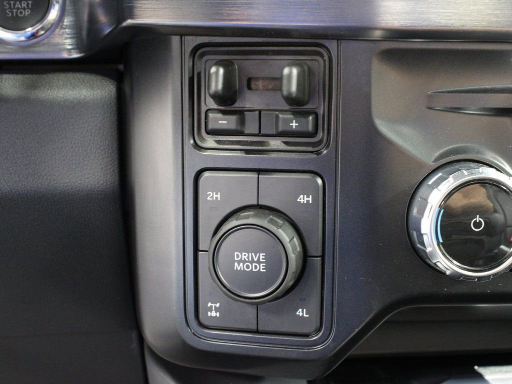 Used 2025 Ford F350 Lariat w/ Black Appearance Package image 70