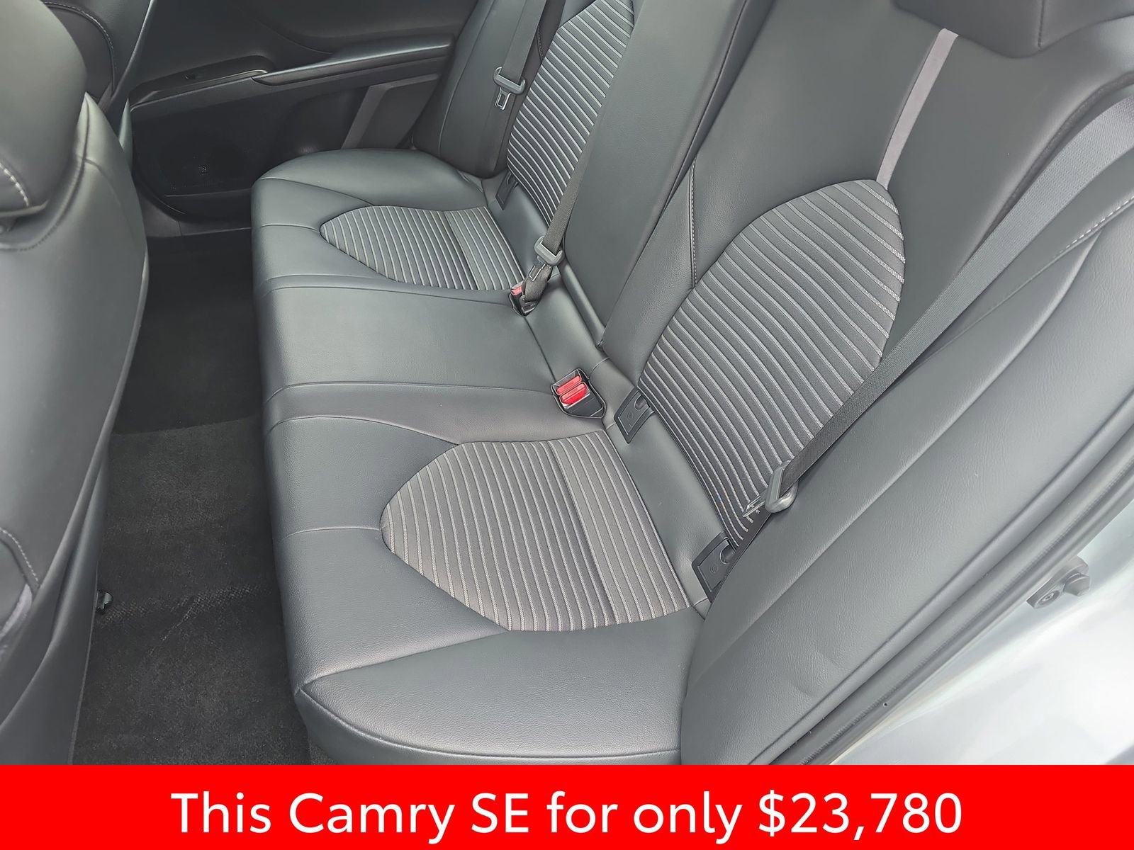 Used 2024 Toyota Camry SE image 19