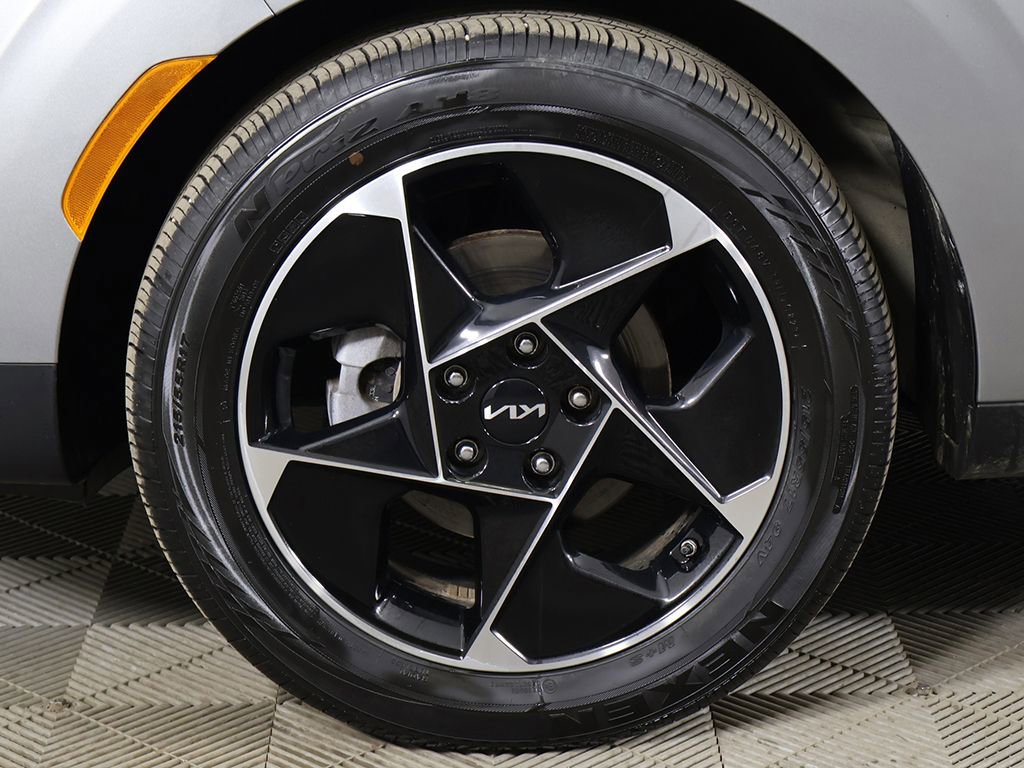 Used 2023 Kia Soul EX image 23